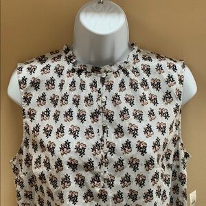 🌸Women’s Talbots Sleeveless Top - Medium